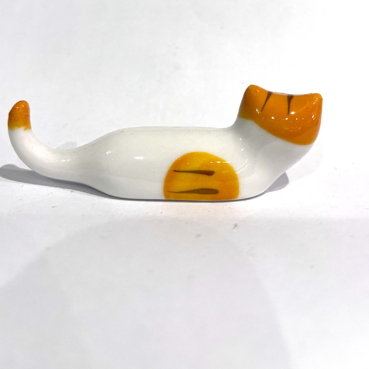 Soporte cerámico decorativo – Gato largo blanco y naranja 3€ - Image 2