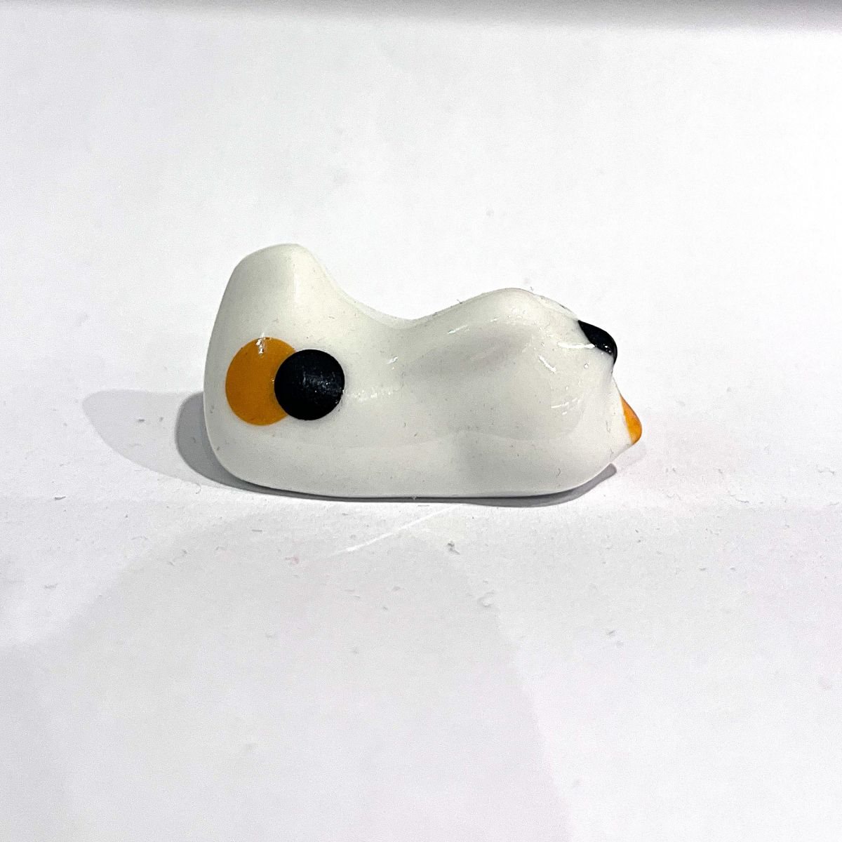 Soporte cerámico decorativo – Gato de la suerte tumbado 3€ - Image 2