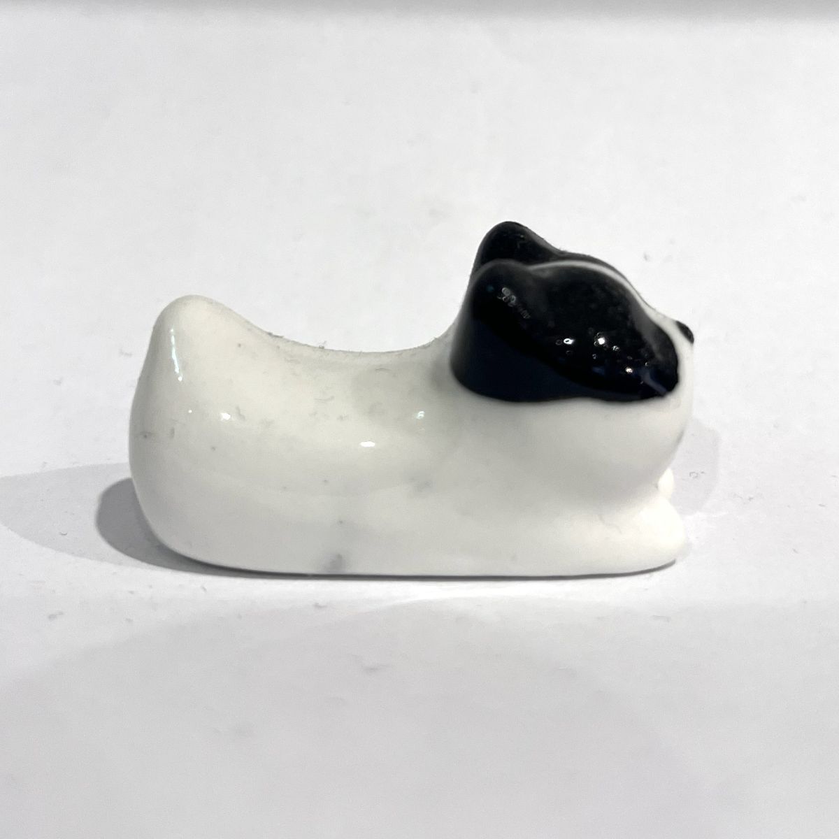 Soporte cerámico decorativo – Perrito bulldog francés tumbado 3€ - Image 4